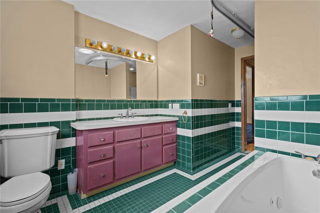 300 Twin River Road, Lincoln, RI 02865