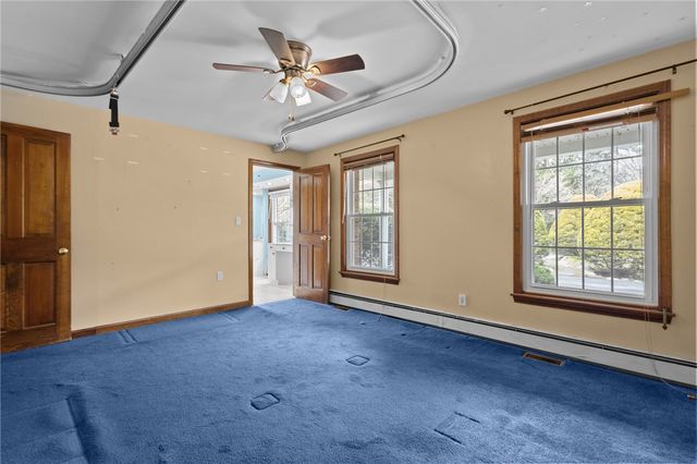 300 Twin River Road, Lincoln, RI 02865