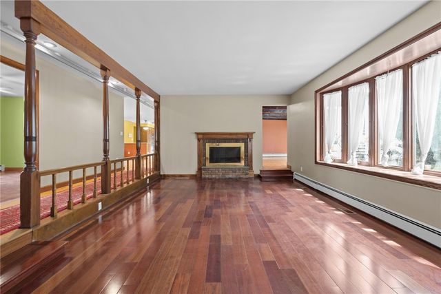 300 Twin River Road, Lincoln, RI 02865