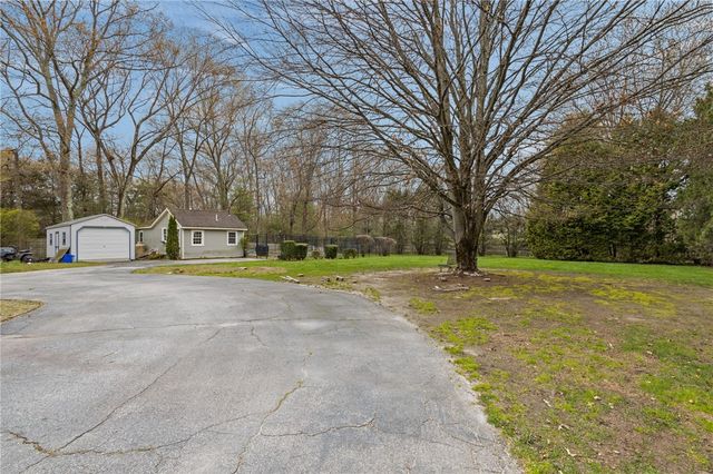 300 Twin River Road, Lincoln, RI 02865