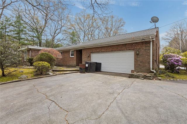 300 Twin River Road, Lincoln, RI 02865