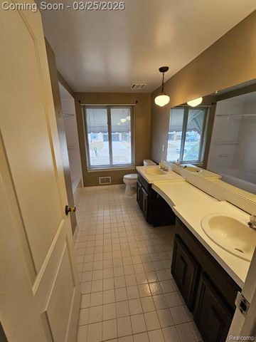 39360 Sunderland Drive, Clinton Township, MI 48038