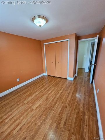 39360 Sunderland Drive, Clinton Township, MI 48038