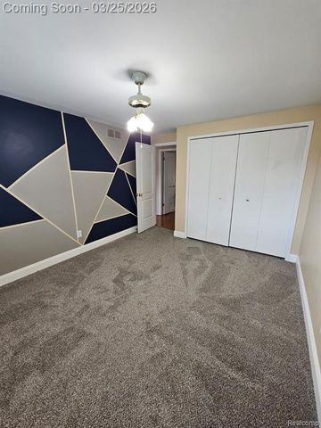 39360 Sunderland Drive, Clinton Township, MI 48038