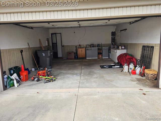 39360 Sunderland Drive, Clinton Township, MI 48038