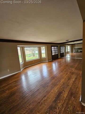 39360 Sunderland Drive, Clinton Township, MI 48038