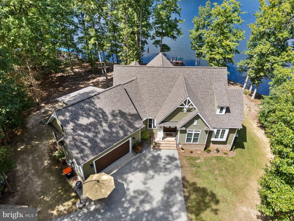 3774 DONAVON MILL CIR, Powhatan, VA 23139
