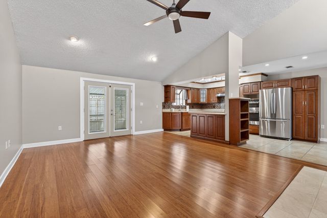 4 Palm Springs Court, Shalimar, FL 32579