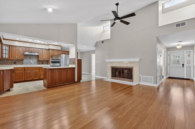 4 Palm Springs Court, Shalimar, FL 32579