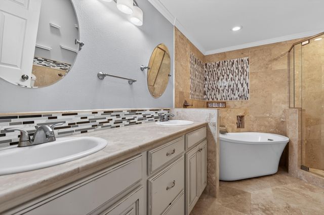 4 Palm Springs Court, Shalimar, FL 32579