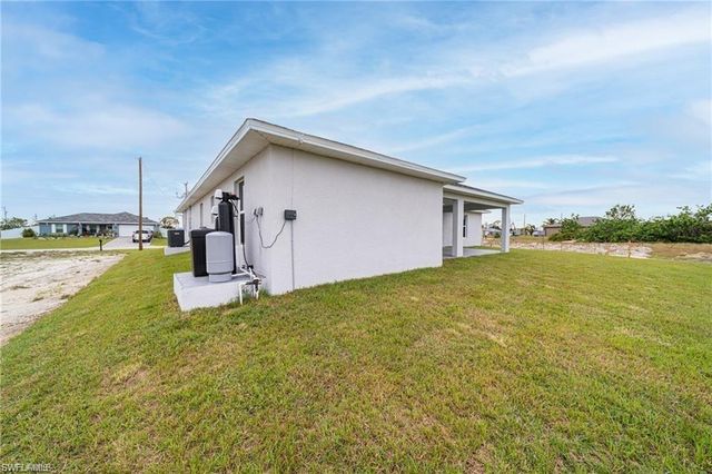317 NW 13th TER, Cape Coral, FL 33993