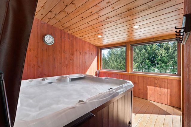 172 South Road, Deerfield, NH 03037