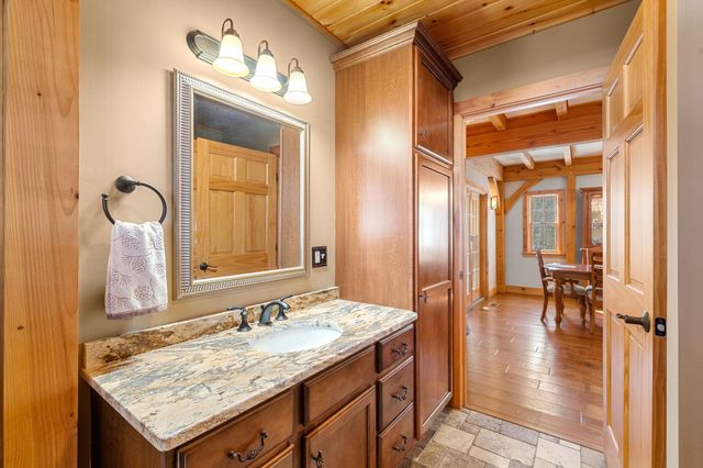 172 South Road, Deerfield, NH 03037