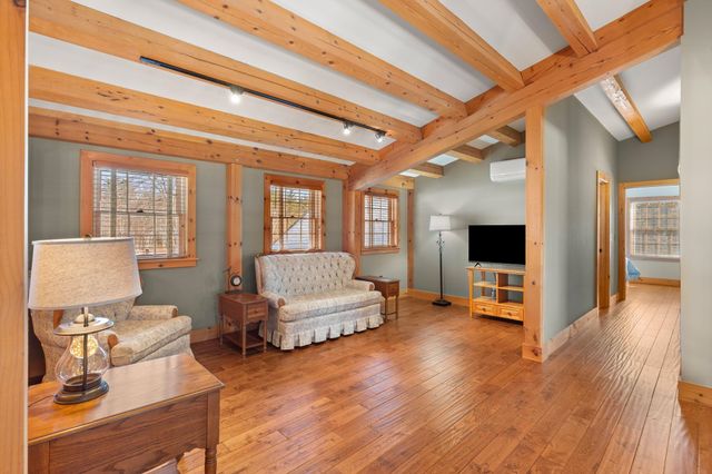 172 South Road, Deerfield, NH 03037