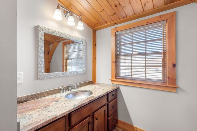 172 South Road, Deerfield, NH 03037