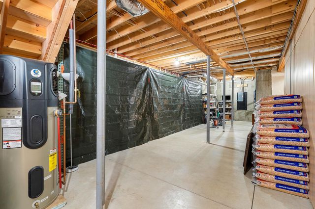 172 South Road, Deerfield, NH 03037