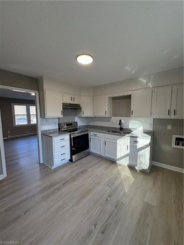 1406 Ohenry Boulevard, Greensboro, NC 27405