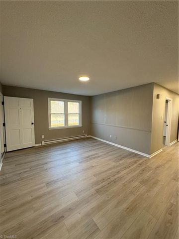 1406 Ohenry Boulevard, Greensboro, NC 27405