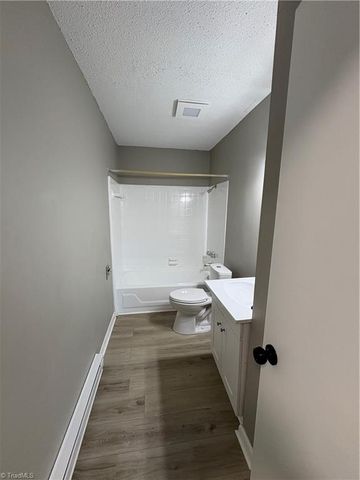 1406 Ohenry Boulevard, Greensboro, NC 27405