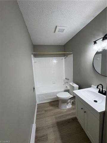 1406 Ohenry Boulevard, Greensboro, NC 27405