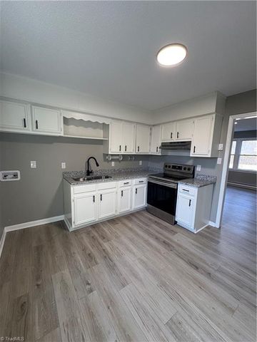 1406 Ohenry Boulevard, Greensboro, NC 27405