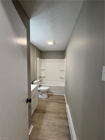 1406 Ohenry Boulevard, Greensboro, NC 27405