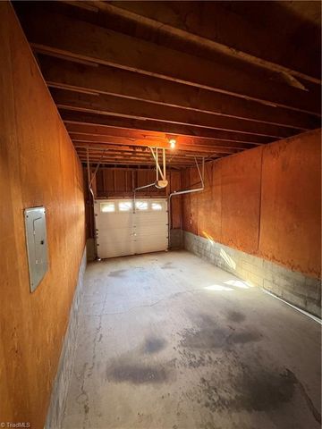 1406 Ohenry Boulevard, Greensboro, NC 27405