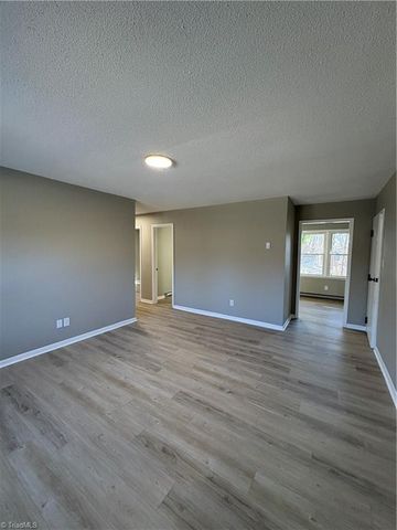 1406 Ohenry Boulevard, Greensboro, NC 27405