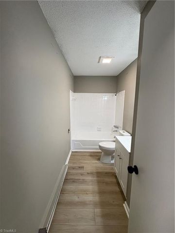 1406 Ohenry Boulevard, Greensboro, NC 27405