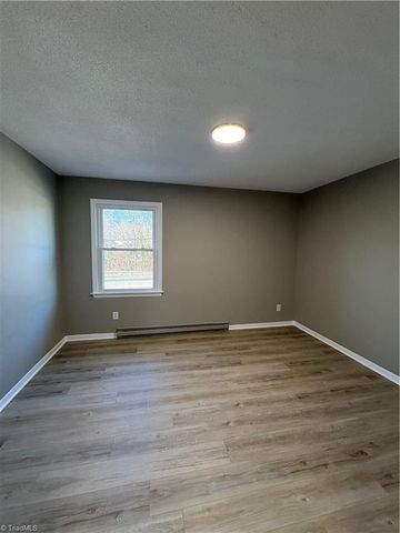 1406 Ohenry Boulevard, Greensboro, NC 27405