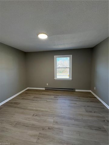 1406 Ohenry Boulevard, Greensboro, NC 27405