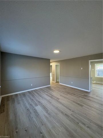 1406 Ohenry Boulevard, Greensboro, NC 27405