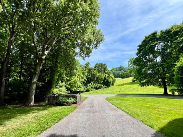 13805 W END FARM RD, Upper Marlboro, MD 20772