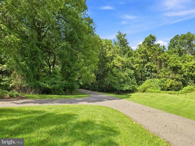 13805 W END FARM RD, Upper Marlboro, MD 20772