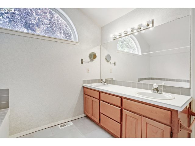 16696 Sw JORDAN Way, King City, OR 97224
