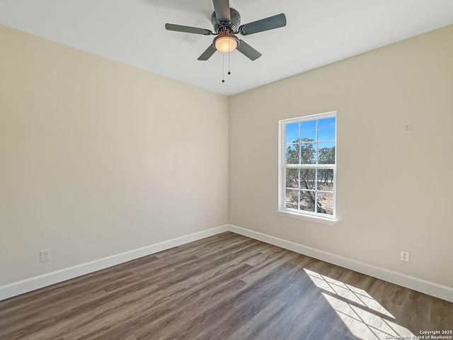 660 Skyline Dr, Bandera, TX 78003