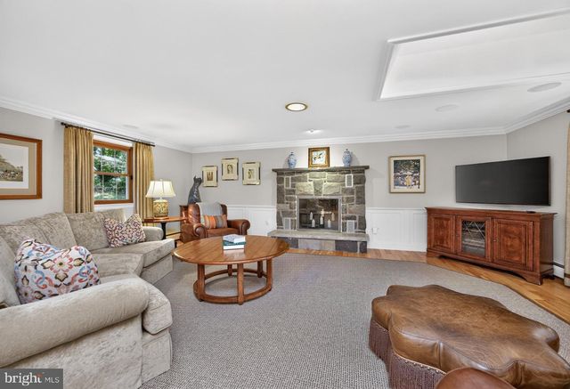 2439 HORSESHOE TRL, Chester Springs, PA 19425
