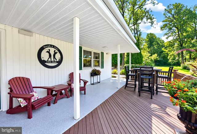2439 HORSESHOE TRL, Chester Springs, PA 19425