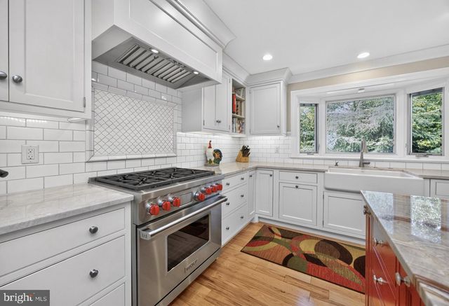 2439 HORSESHOE TRL, Chester Springs, PA 19425