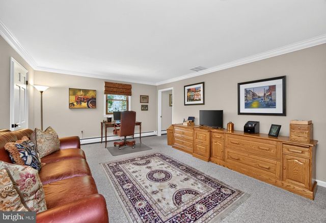 2439 HORSESHOE TRL, Chester Springs, PA 19425