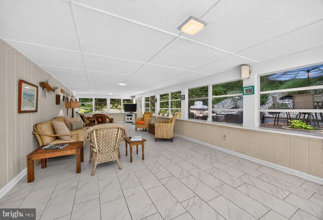 2439 HORSESHOE TRL, Chester Springs, PA 19425