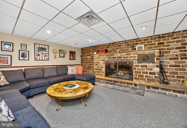 2439 HORSESHOE TRL, Chester Springs, PA 19425