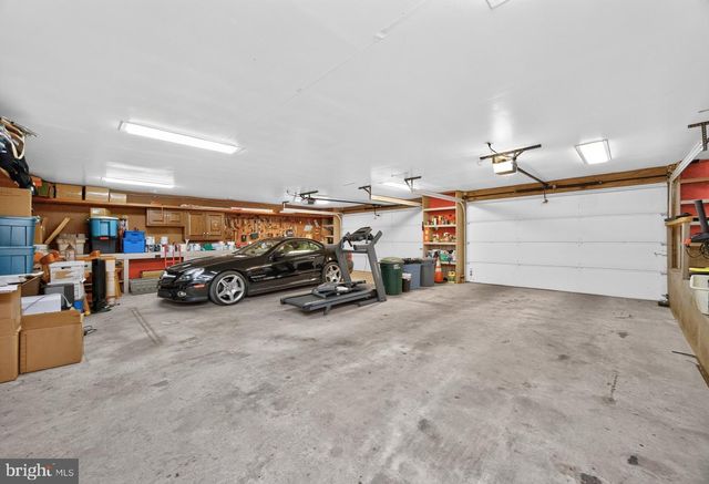 2439 HORSESHOE TRL, Chester Springs, PA 19425