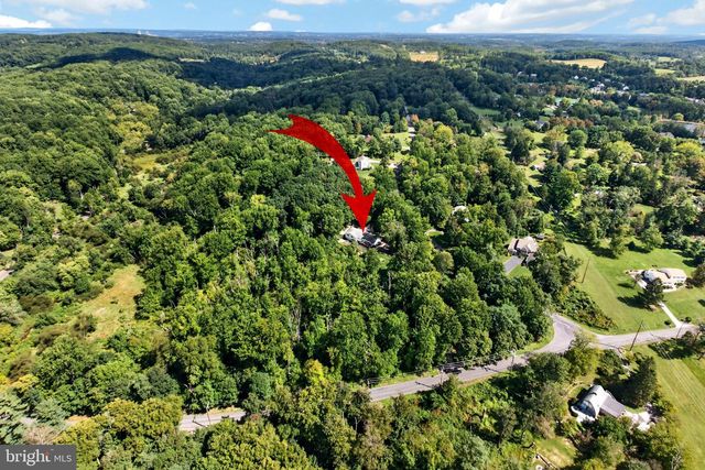 2439 HORSESHOE TRL, Chester Springs, PA 19425