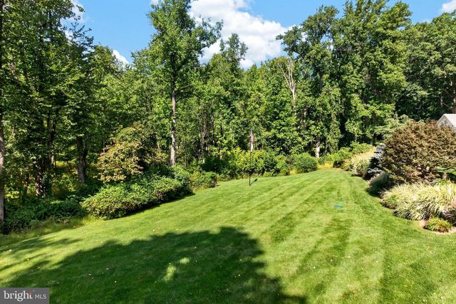 2439 HORSESHOE TRL, Chester Springs, PA 19425