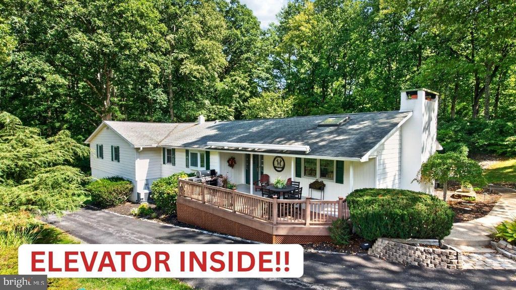 2439 HORSESHOE TRL, Chester Springs, PA 19425