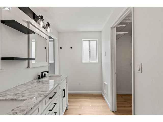 10220 Nw 24TH Ave, Vancouver, WA 98685