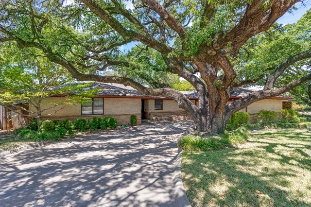 4224 Westmont Court, Fort Worth, TX 76109