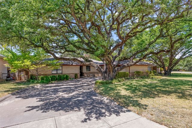 4224 Westmont Court, Fort Worth, TX 76109