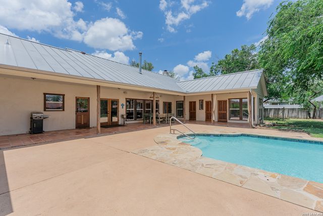 1690 WATERWAY LN, New Braunfels, TX 78130